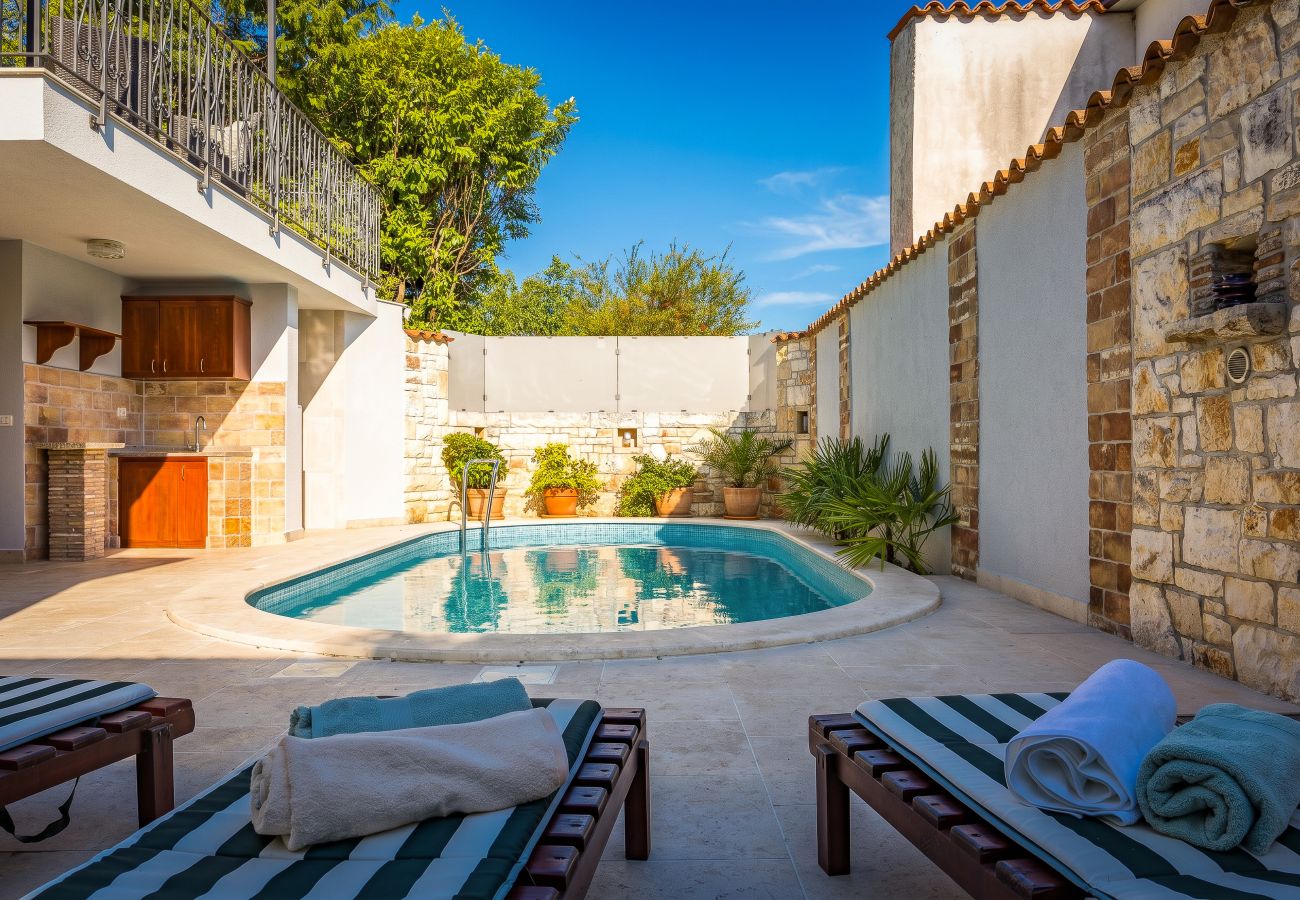 Villa in Marcana - Casa Menta near Pula for 10 persons - private villa for families & friends with wellness