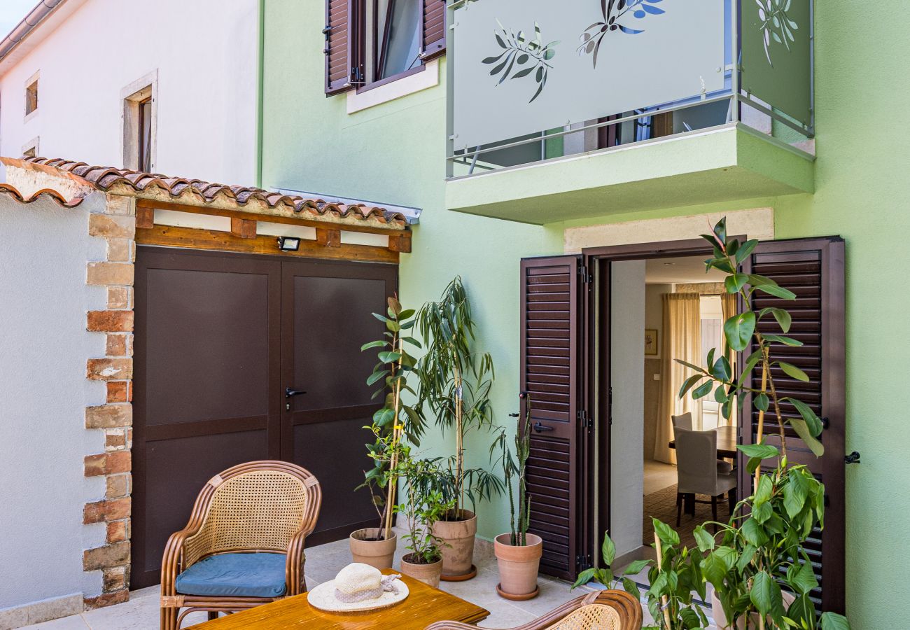 Villa in Marcana - Casa Menta near Pula for 10 persons - private villa for families & friends with wellness