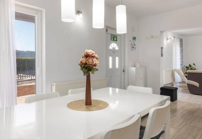 Villa in Oprtalj - Casa Sara and Sasha near Motovun with private pool - pet friendly truffle paradise Villa in Oprtalj - Casa Sara and Sasha near Motovun with private pool - pet friendly truffle paradise