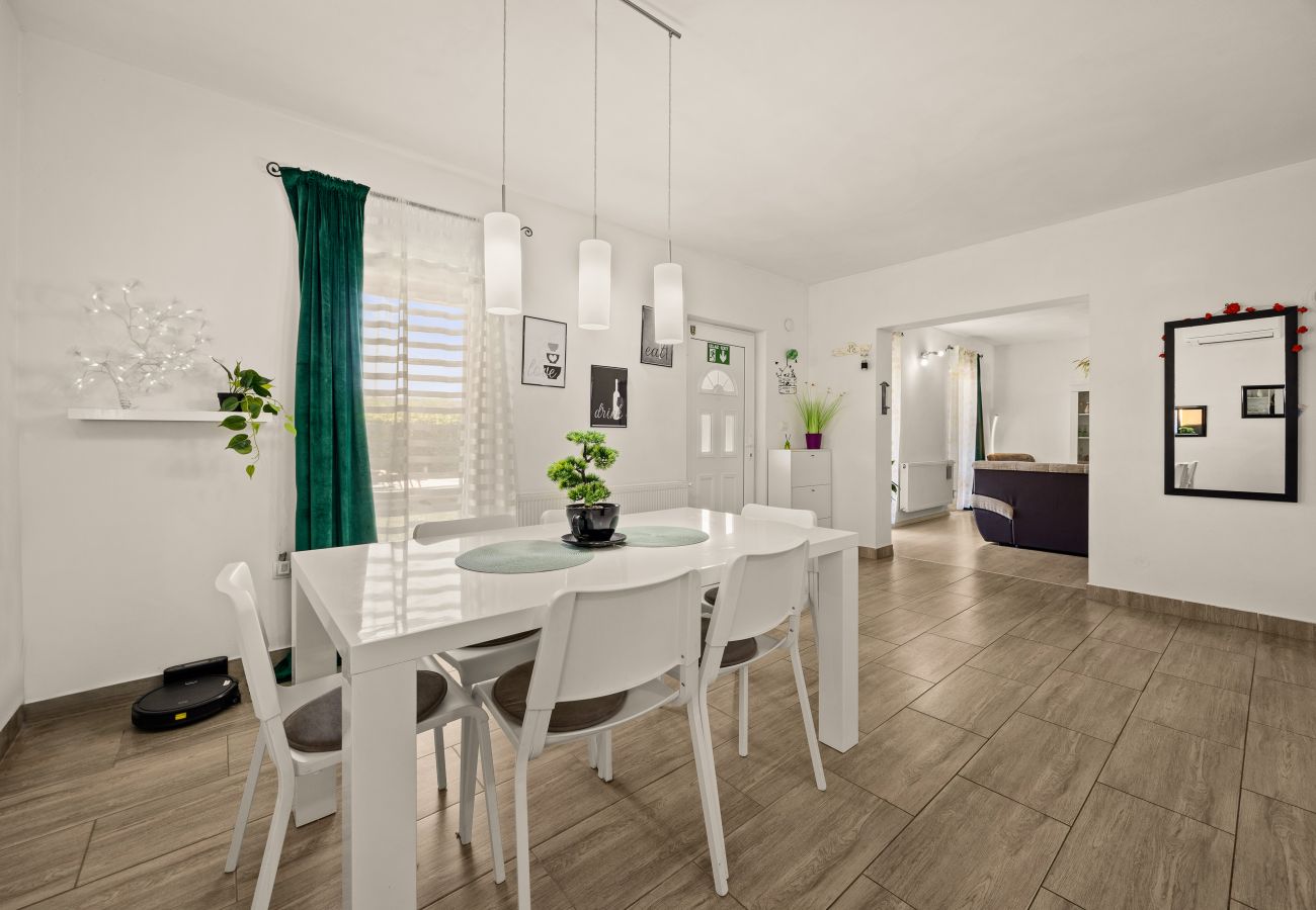 Villa in Oprtalj - Casa Sara and Sasha near Motovun with private pool - pet friendly truffle paradise