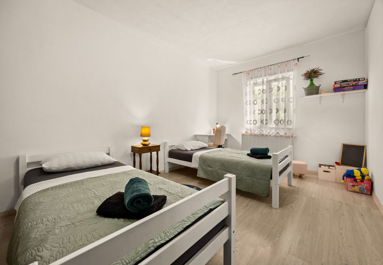 Villa in Oprtalj - Casa Sara and Sasha near Motovun with private pool - pet friendly truffle paradise