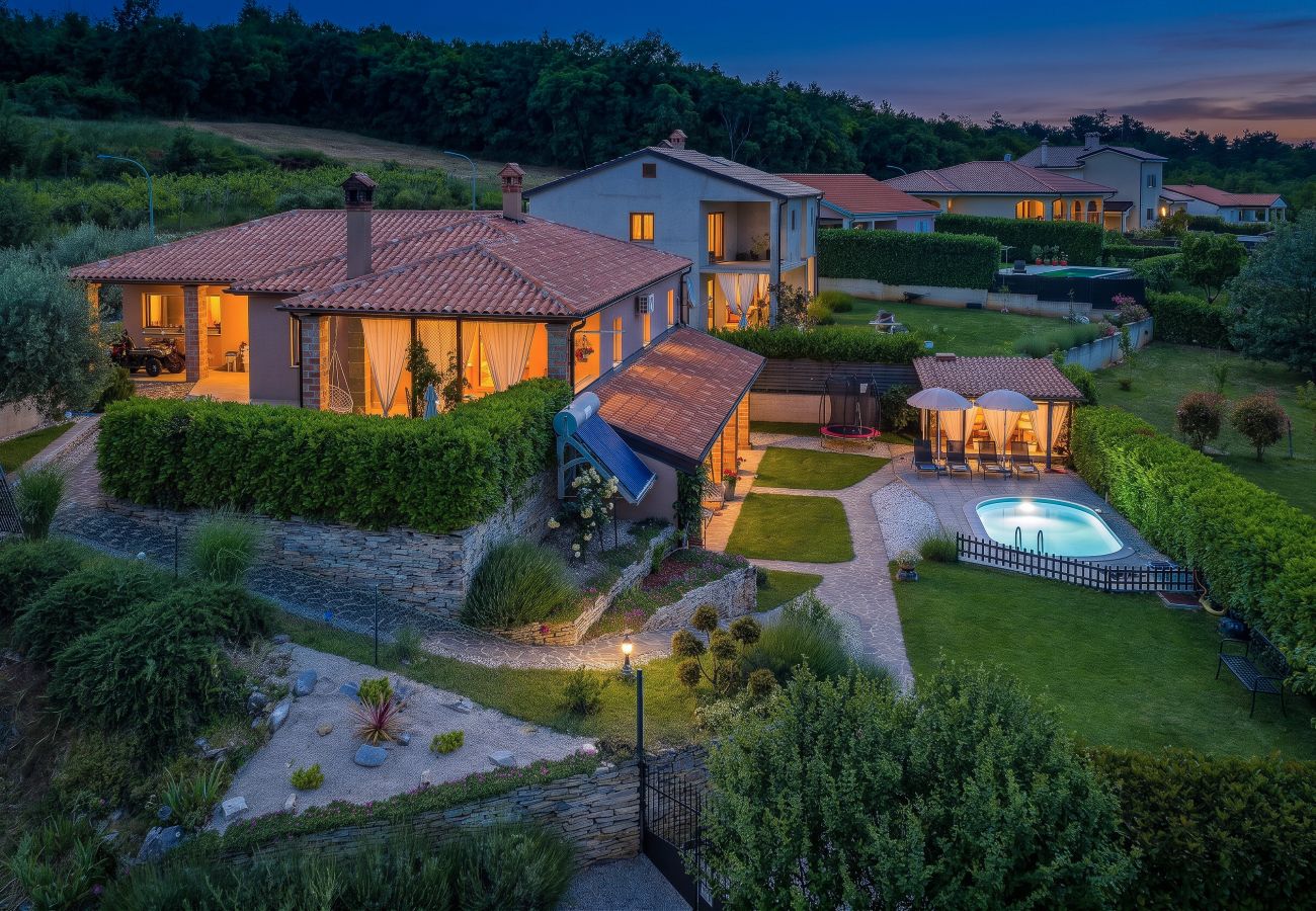 Villa in Oprtalj - Casa Sara and Sasha near Motovun with private pool - pet friendly truffle paradise