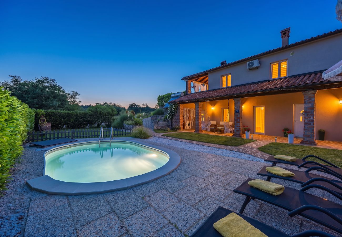 Villa in Oprtalj - Casa Sara and Sasha near Motovun with private pool - pet friendly truffle paradise