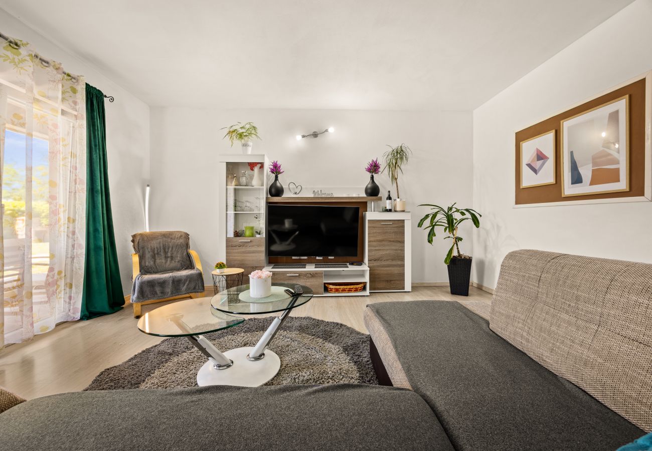 Villa in Oprtalj - Casa Sara and Sasha near Motovun with private pool - pet friendly truffle paradise