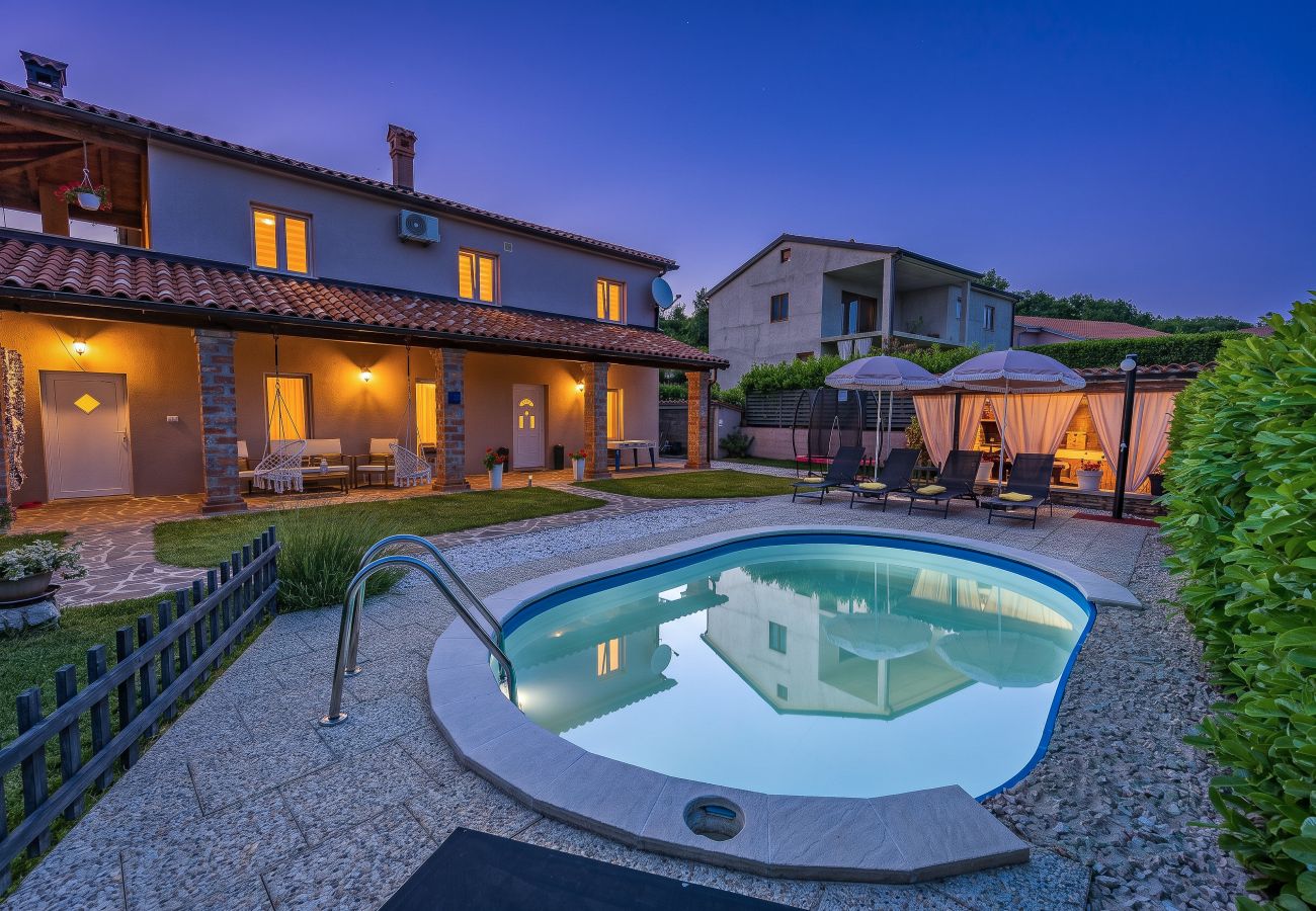 Villa in Oprtalj - Casa Sara and Sasha near Motovun with private pool - pet friendly truffle paradise