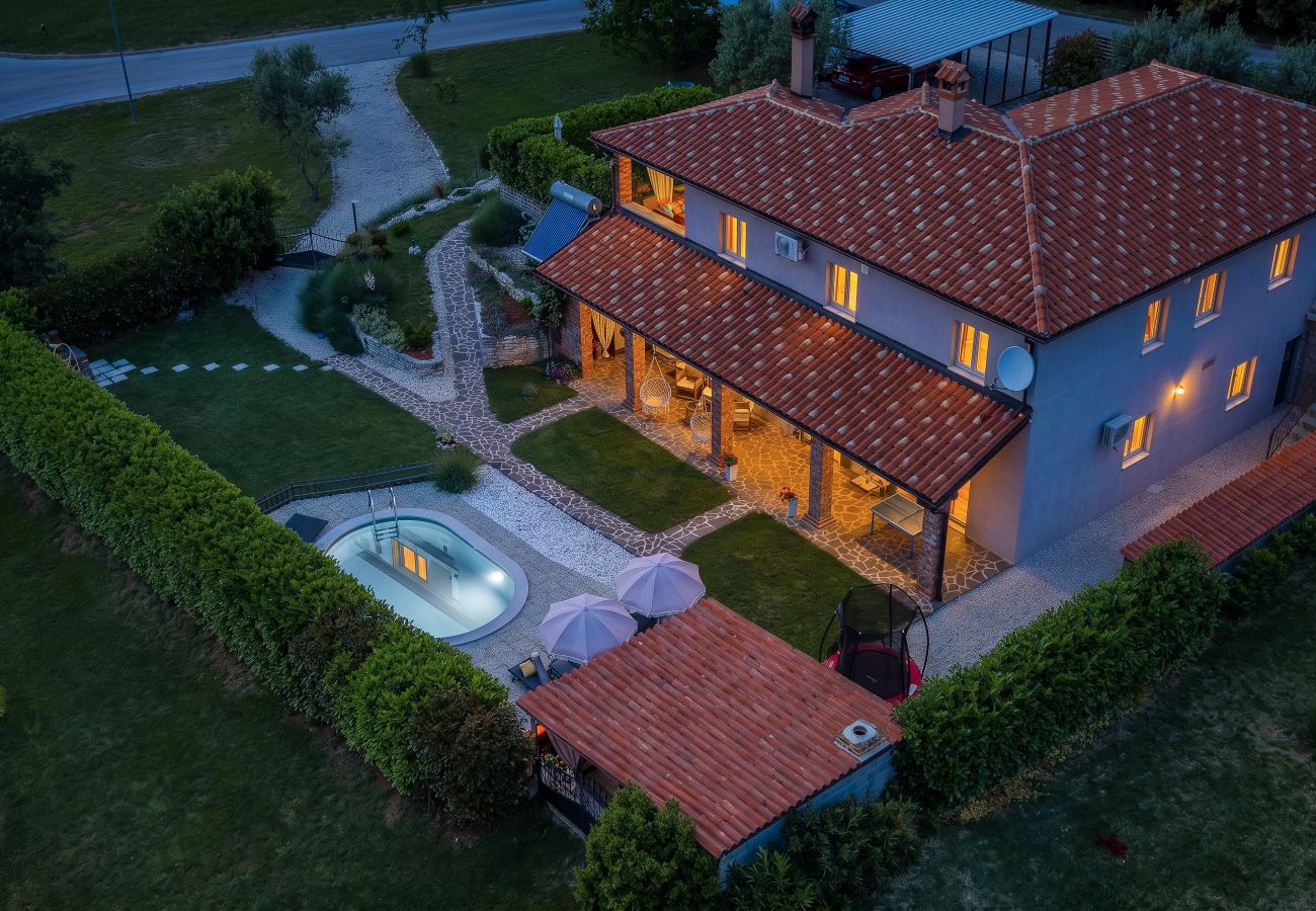 Villa in Oprtalj - Casa Sara and Sasha near Motovun with private pool - pet friendly truffle paradise
