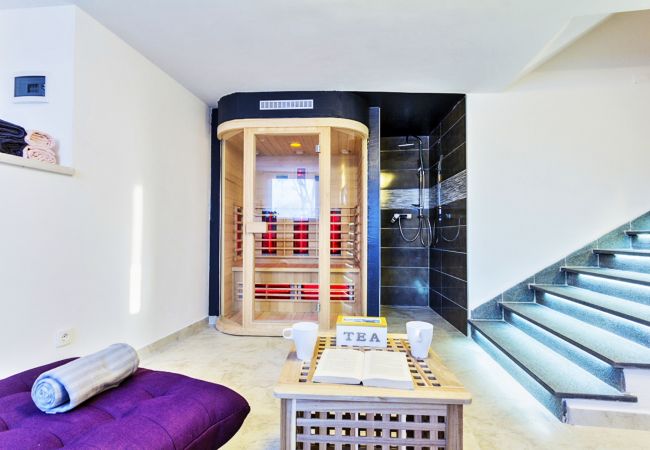 Villa in Svetvincenat - Villa Ferlini in Central Istria with private 10000 m2 garden, wellness & family activities on plot Villa in Svetvincenat - Villa Ferlini in Central Istria with private 10000 m2 garden, wellness & family activities on plot