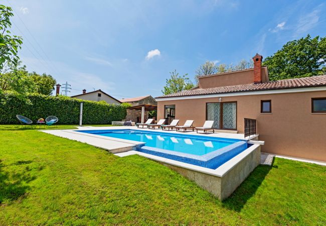 Villa in Svetvincenat - Villa Ferlini in Central Istria with private 10000 m2 garden, wellness & family activities on plot Villa in Svetvincenat - Villa Ferlini in Central Istria with private 10000 m2 garden, wellness & family activities on plot