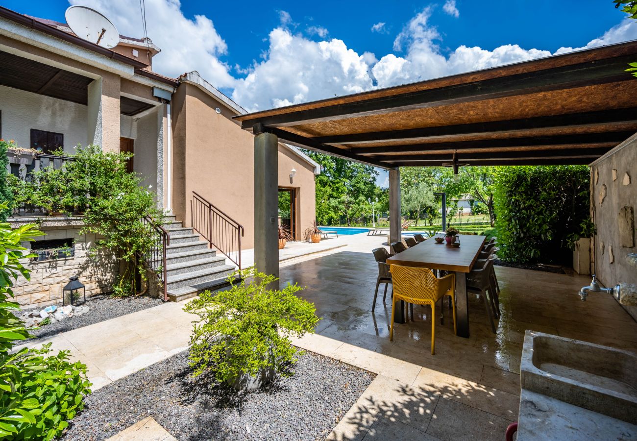 Villa in Svetvincenat - Villa Ferlini in Central Istria with private 10000 m2 garden, wellness & family activities on plot