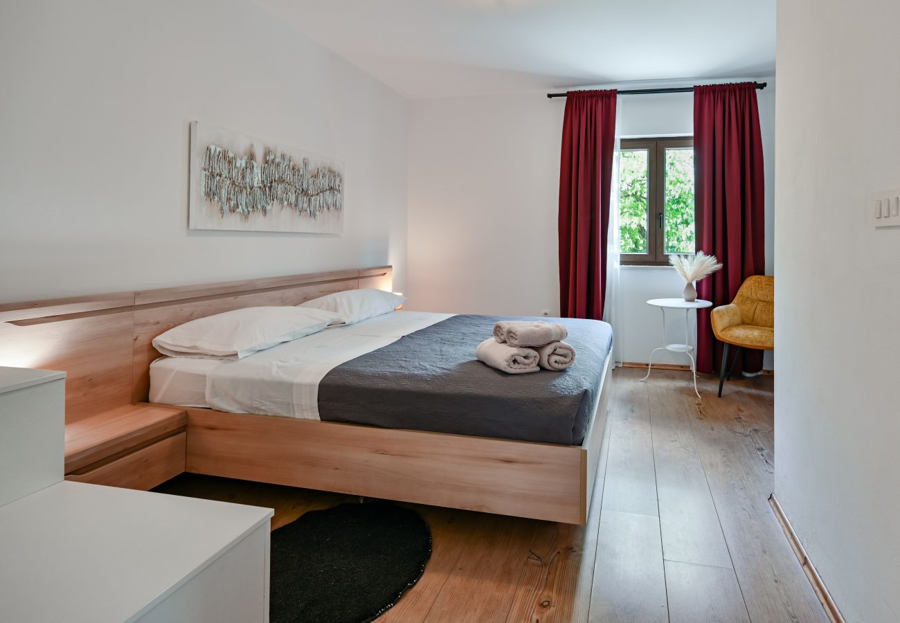 Villa in Svetvincenat - Villa Ferlini in Central Istria with private 10000 m2 garden, wellness & family activities on plot