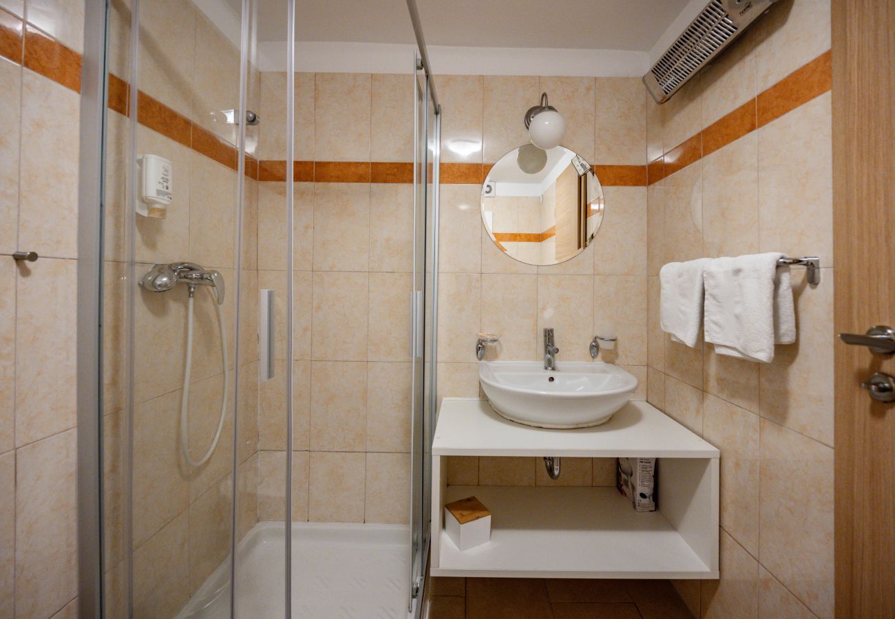 Villa in Svetvincenat - Villa Ferlini in Central Istria with private 10000 m2 garden, wellness & family activities on plot