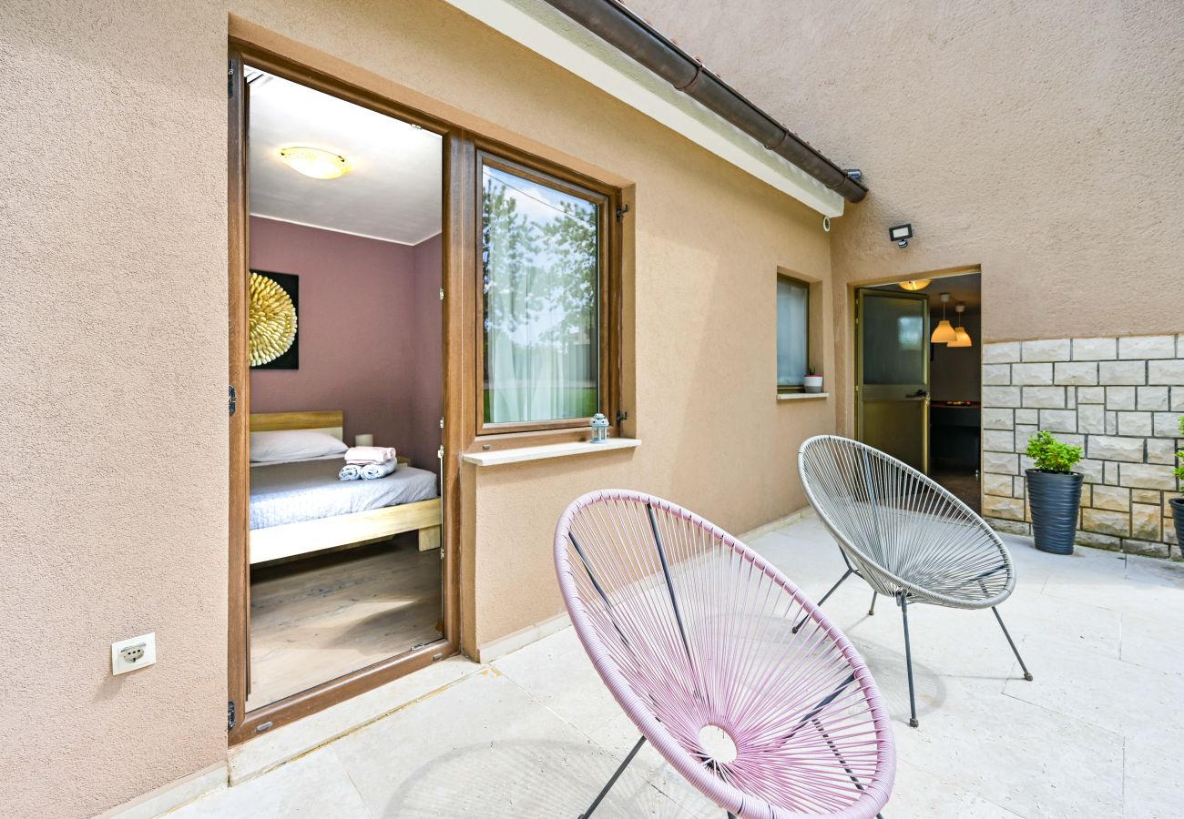 Villa in Svetvincenat - Villa Ferlini in Central Istria with private 10000 m2 garden, wellness & family activities on plot