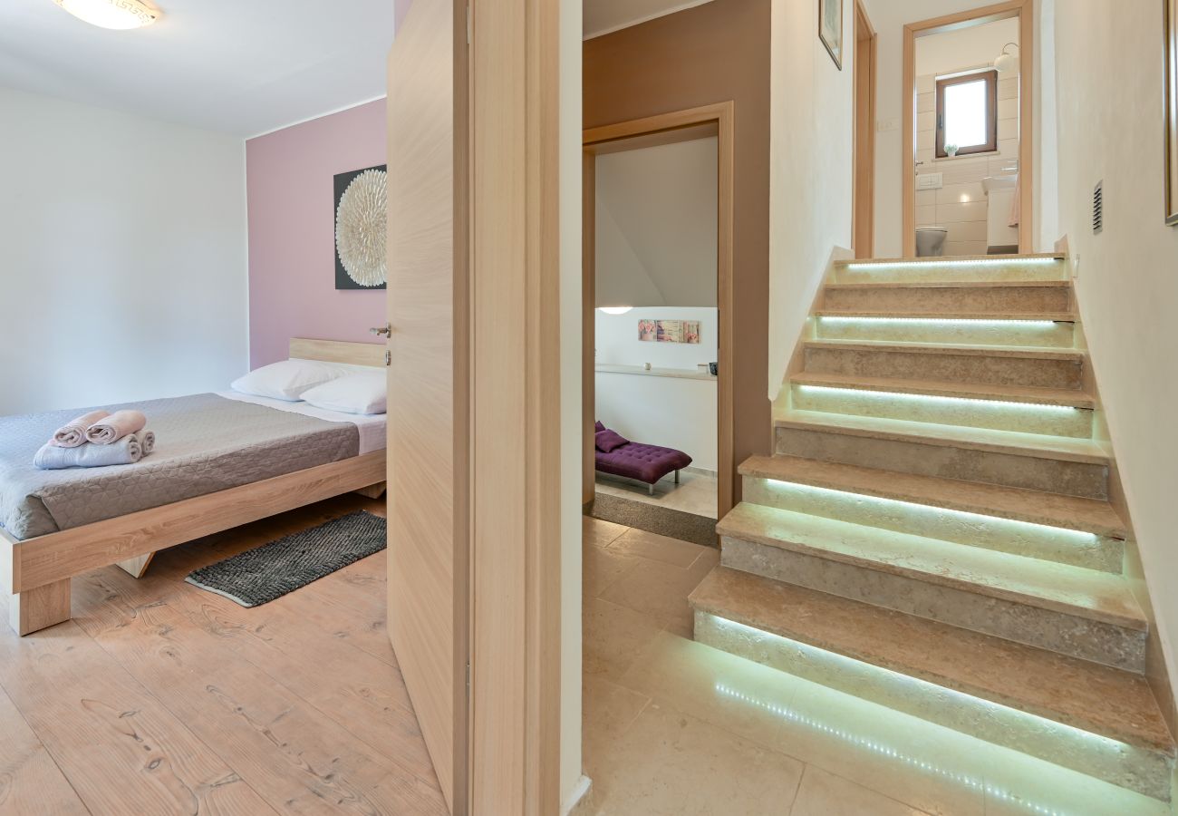 Villa in Svetvincenat - Villa Ferlini in Central Istria with private 10000 m2 garden, wellness & family activities on plot