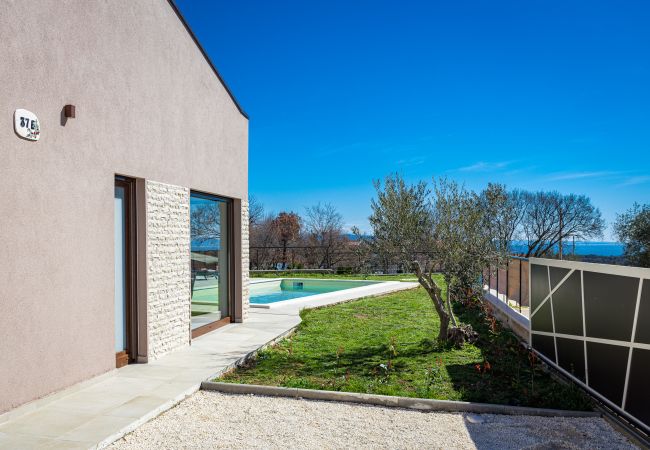 Villa in Peruški - Villa Ogradina near Pula with sea view for 5 persons only 3 km from the Beach Villa in Peruški - Villa Ogradina near Pula with sea view for 5 persons only 3 km from the Beach