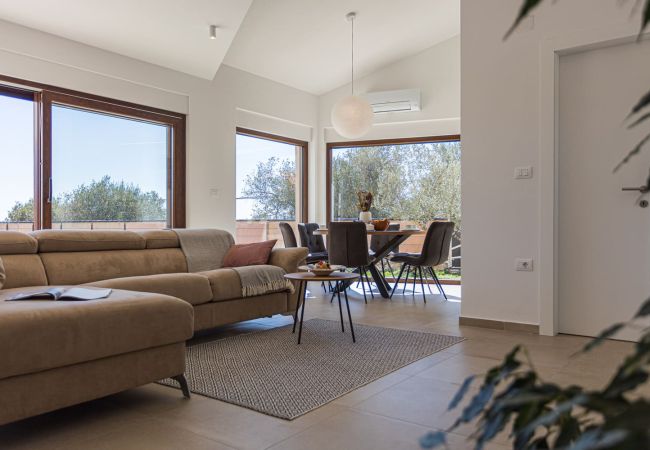 Villa in Peruški - Villa Ogradina near Pula with sea view for 5 persons only 3 km from the Beach Villa in Peruški - Villa Ogradina near Pula with sea view for 5 persons only 3 km from the Beach