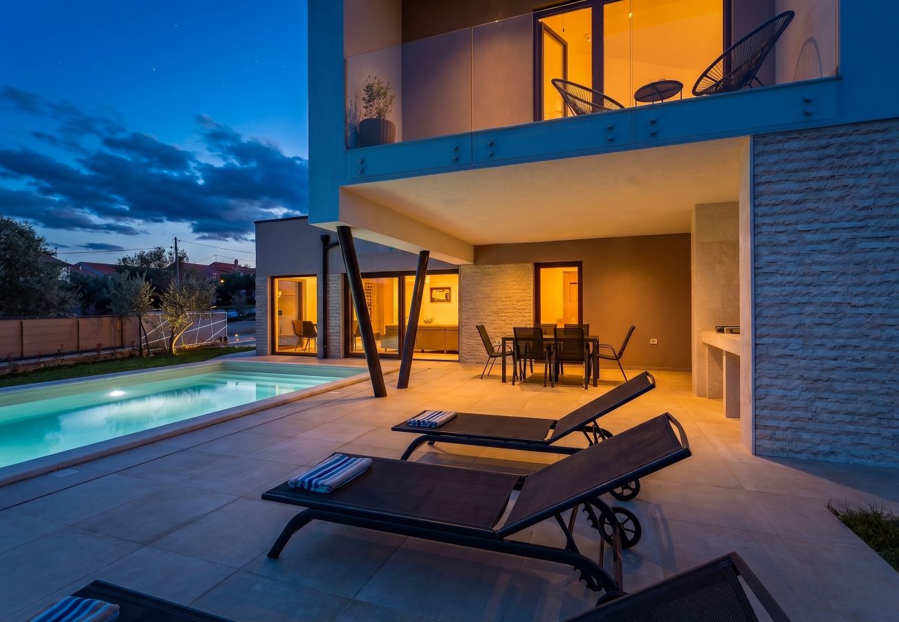 Villa in Peruški - Villa Ogradina near Pula with sea view for 5 persons only 3 km from the beach - pet friendly