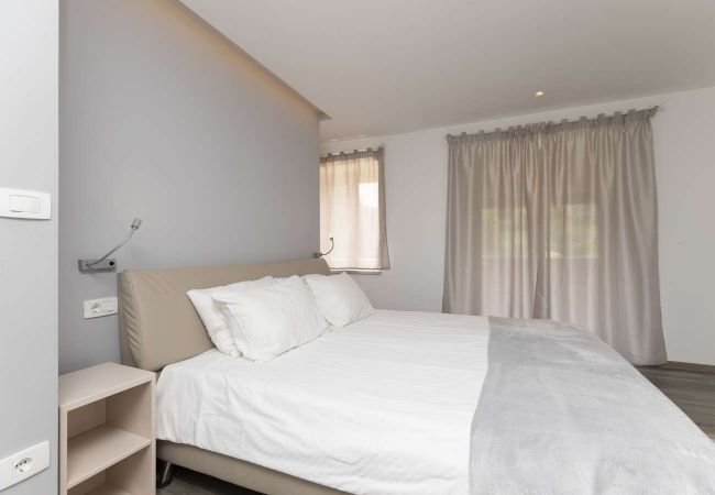 Villa in Pazin - Villa Viscum in Central Istria for 8 persons with large garden - pet friendly Villa in Pazin - Villa Viscum in Central Istria for 8 persons with large garden - pet friendly
