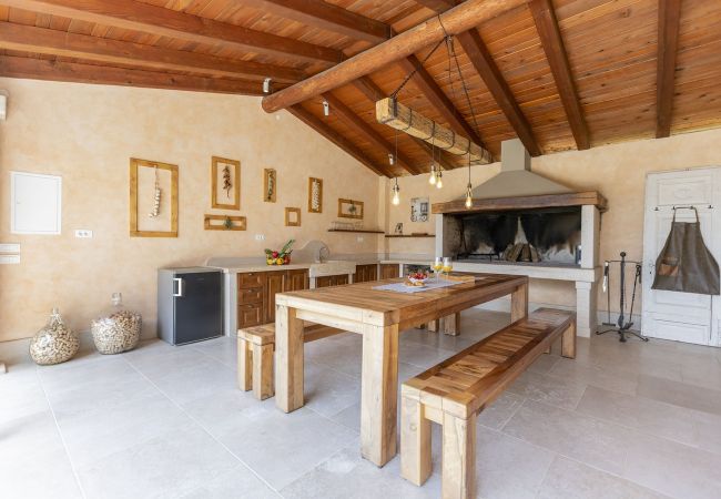Villa in Pazin - Villa Viscum in Central Istria for 8 persons with large garden - pet friendly Villa in Pazin - Villa Viscum in Central Istria for 8 persons with large garden - pet friendly