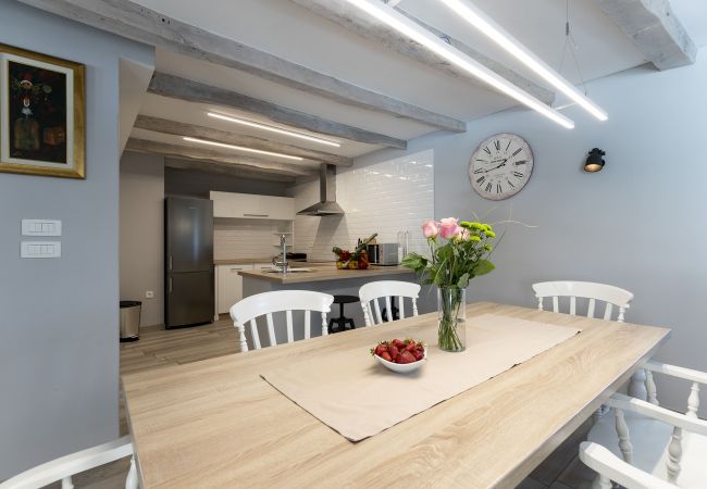 Villa in Pazin - Villa Viscum in Central Istria for 8 persons with large garden - pet friendly Villa in Pazin - Villa Viscum in Central Istria for 8 persons with large garden - pet friendly