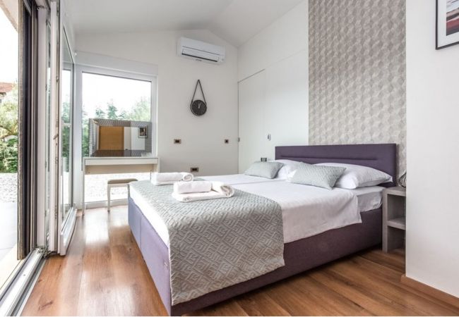 Villa in Radoši kod Višnjana - Villa Zara near Poreč for 8 persons with private pool  Villa in Radoši kod Višnjana - Villa Zara near Poreč for 8 persons with private pool