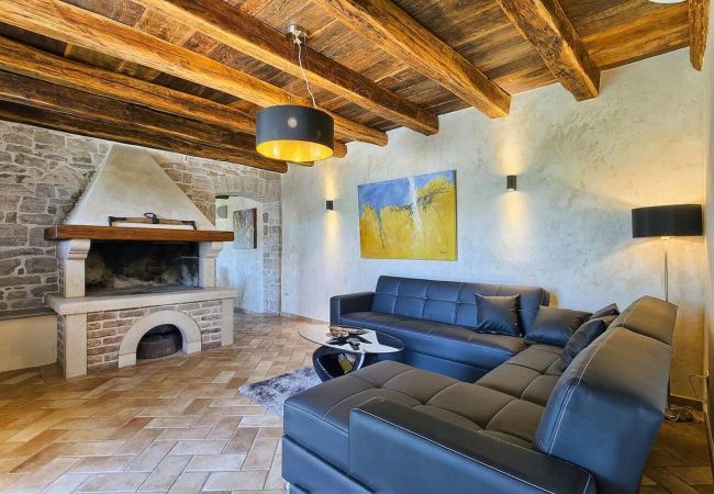 Villa in Rakotule - Villa Zvonar near Motovun with large pool (62m2) and whirlpool Villa in Rakotule - Villa Zvonar near Motovun with large pool (62m2) and whirlpool
