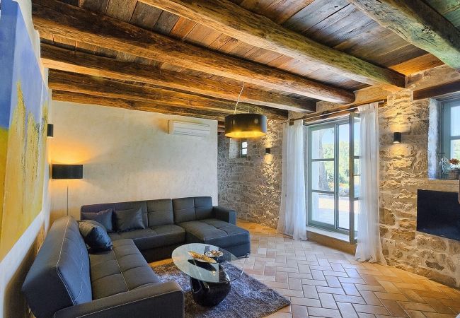 Villa in Rakotule - Villa Zvonar near Motovun with large pool (62m2) and whirlpool Villa in Rakotule - Villa Zvonar near Motovun with large pool (62m2) and whirlpool