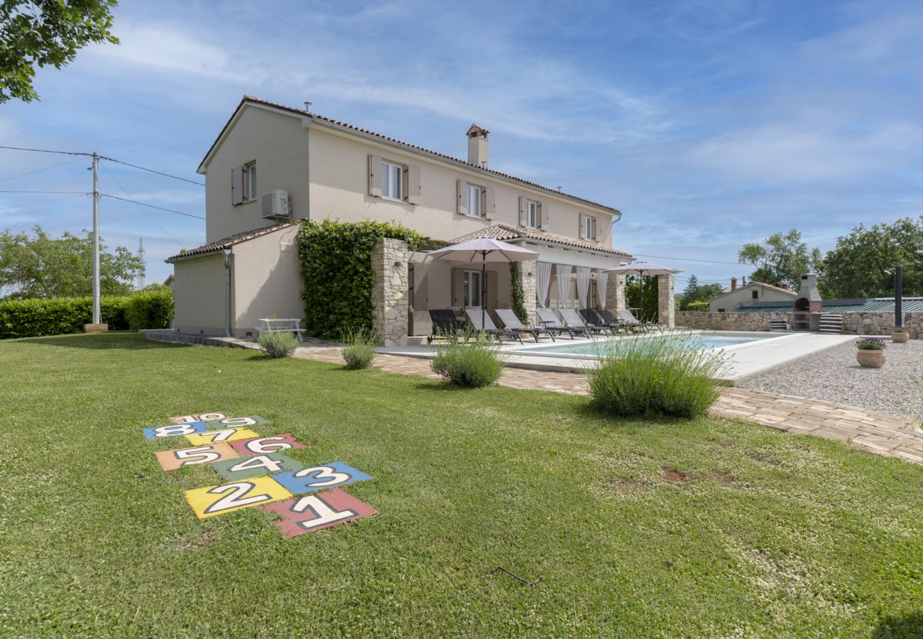 Villa in Sveti Bartul - Villa Batelica near Labin with private pool, large garden, kids playground & sport activities 