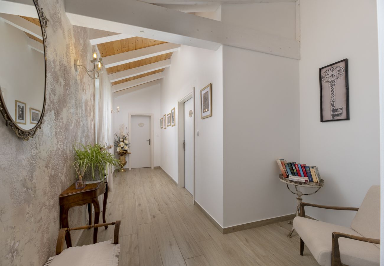 Villa in Sveti Bartul - Villa Batelica near Labin with private pool, large garden, kids playground & sport activities 