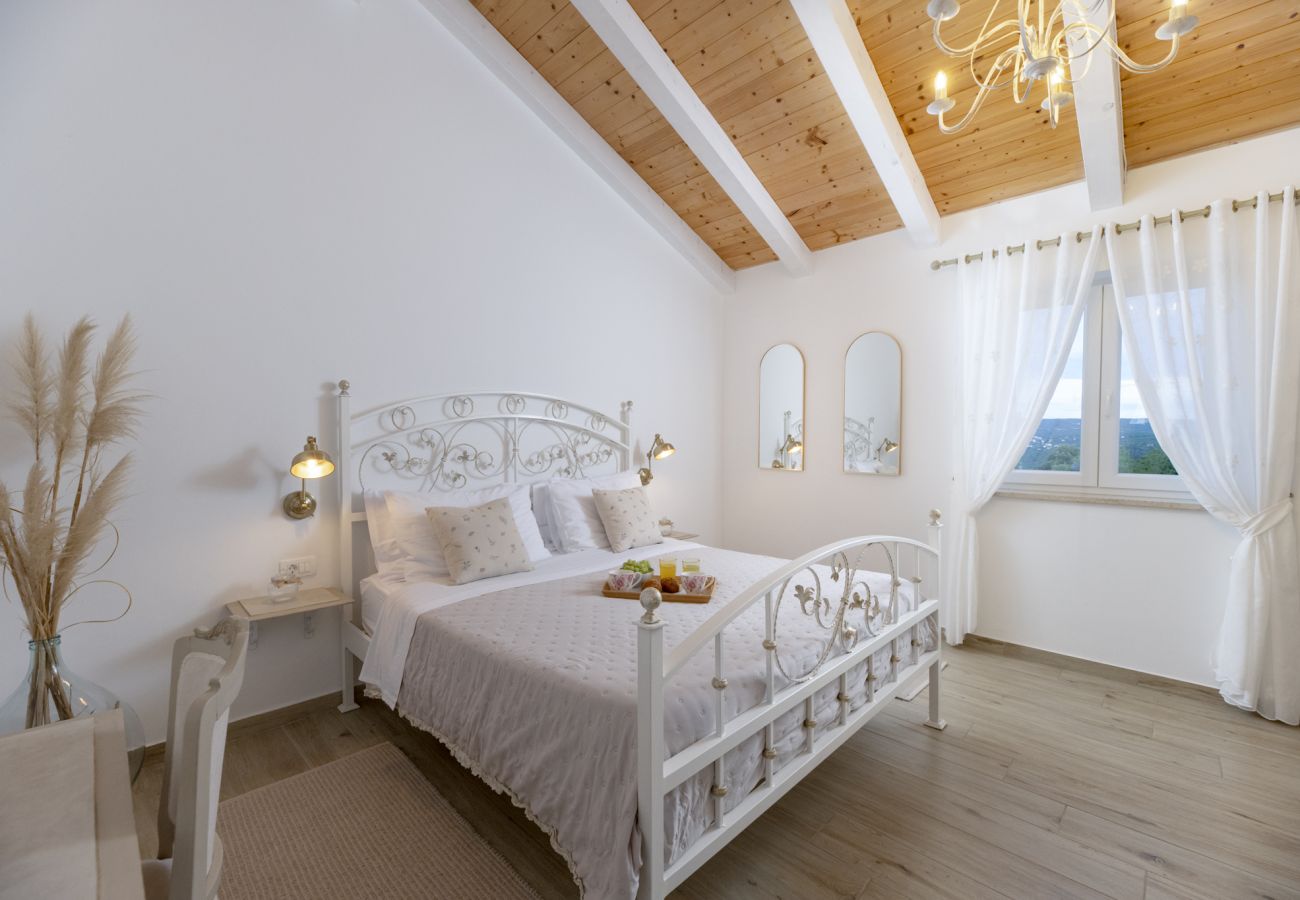 Villa in Sveti Bartul - Villa Batelica near Labin with private pool, large garden, kids playground & sport activities 