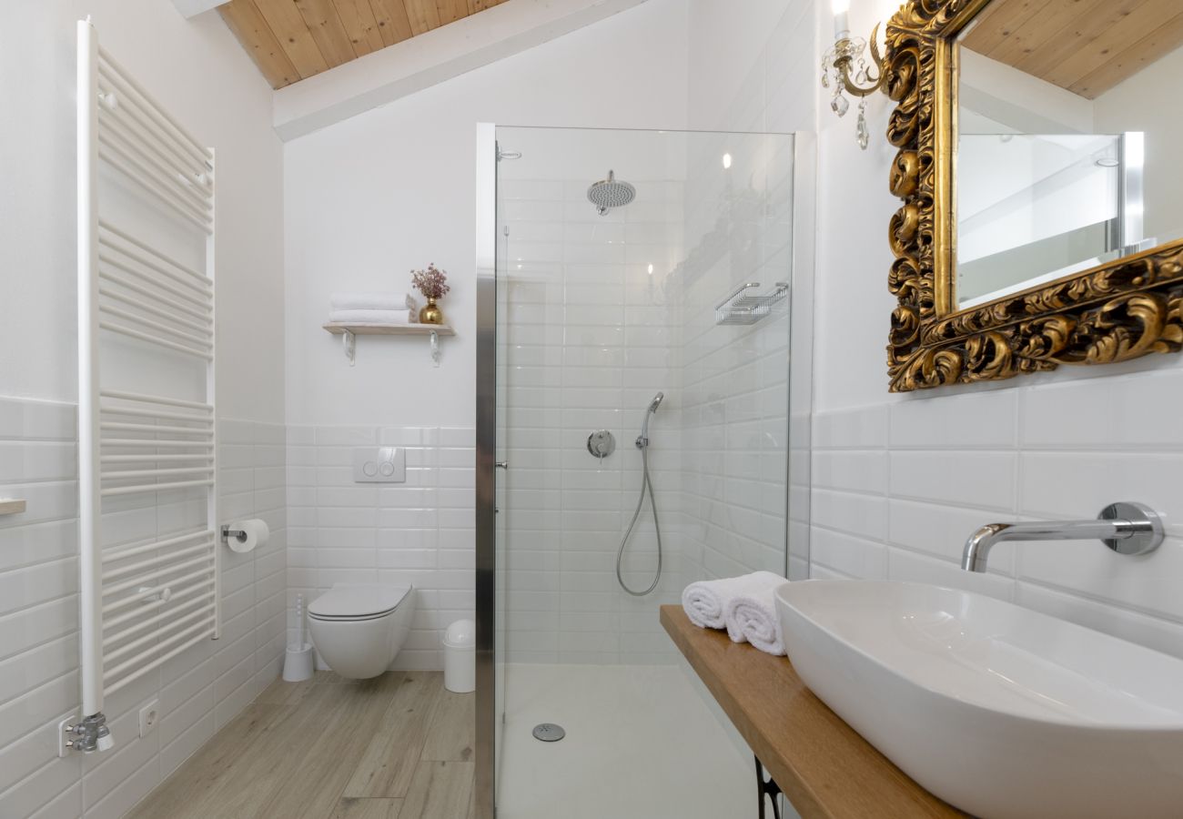 Villa in Sveti Bartul - Villa Batelica near Labin with private pool, large garden, kids playground & sport activities 
