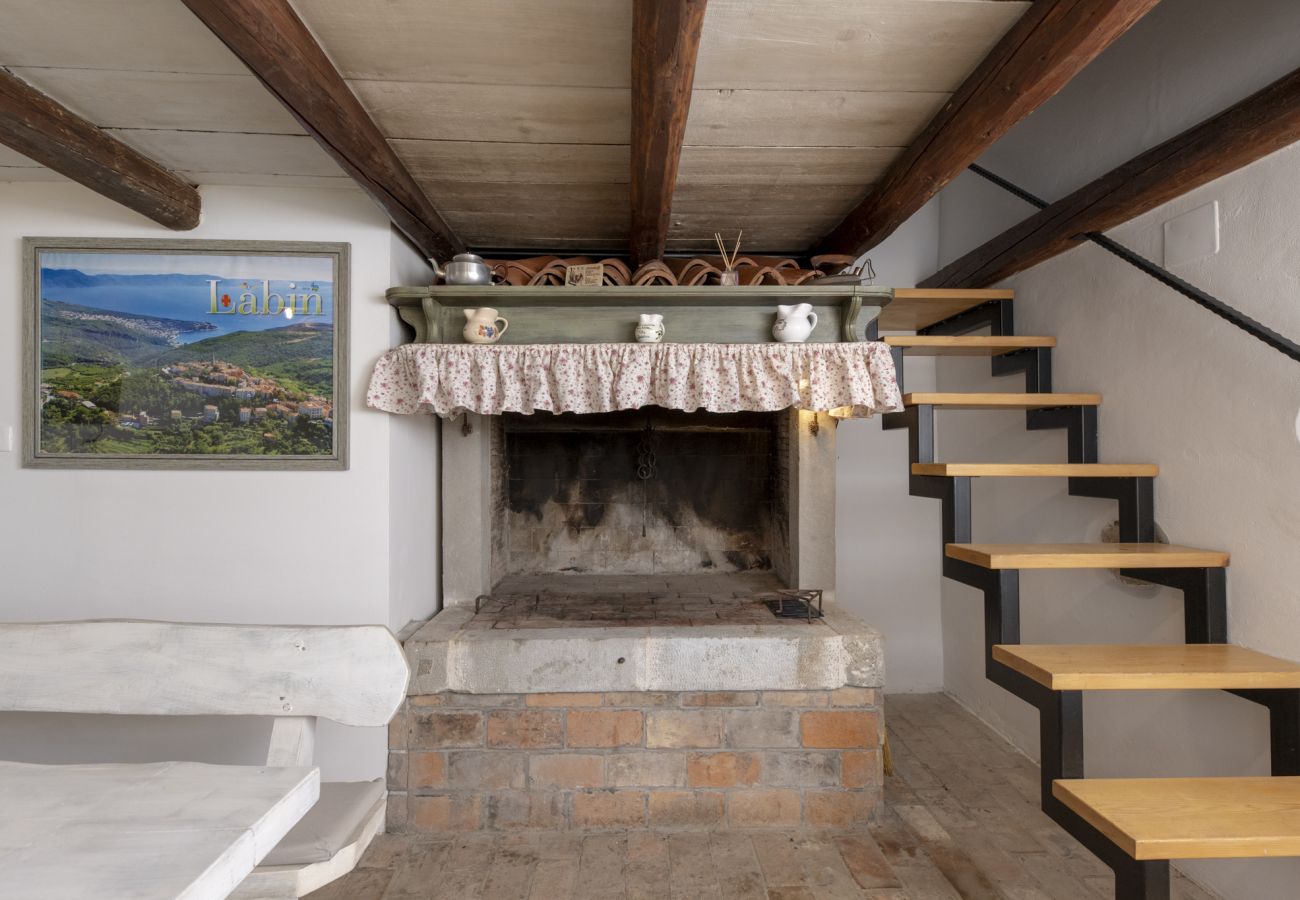 Villa in Sveti Bartul - Villa Batelica near Labin with private pool, large garden, kids playground & sport activities 
