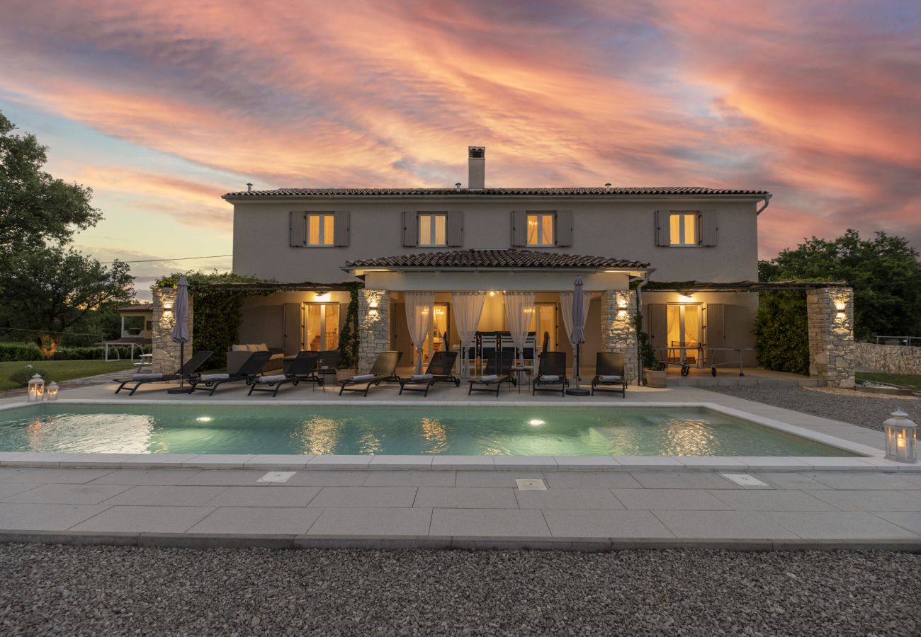 Villa in Sveti Bartul - Villa Batelica near Labin with private pool, large garden, kids playground & sport activities 