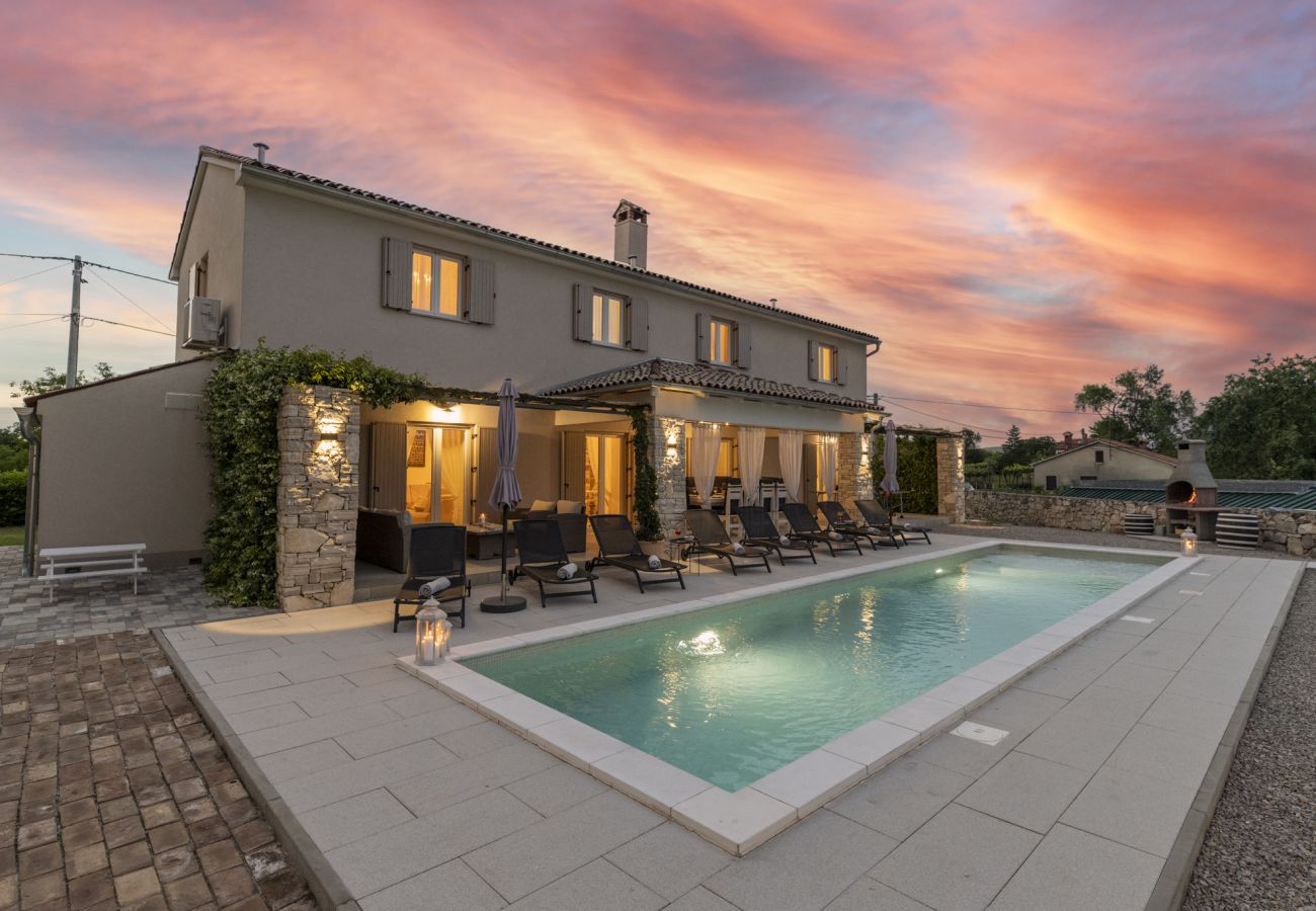 Villa in Sveti Bartul - Villa Batelica near Labin with private pool, large garden, kids playground & sport activities 