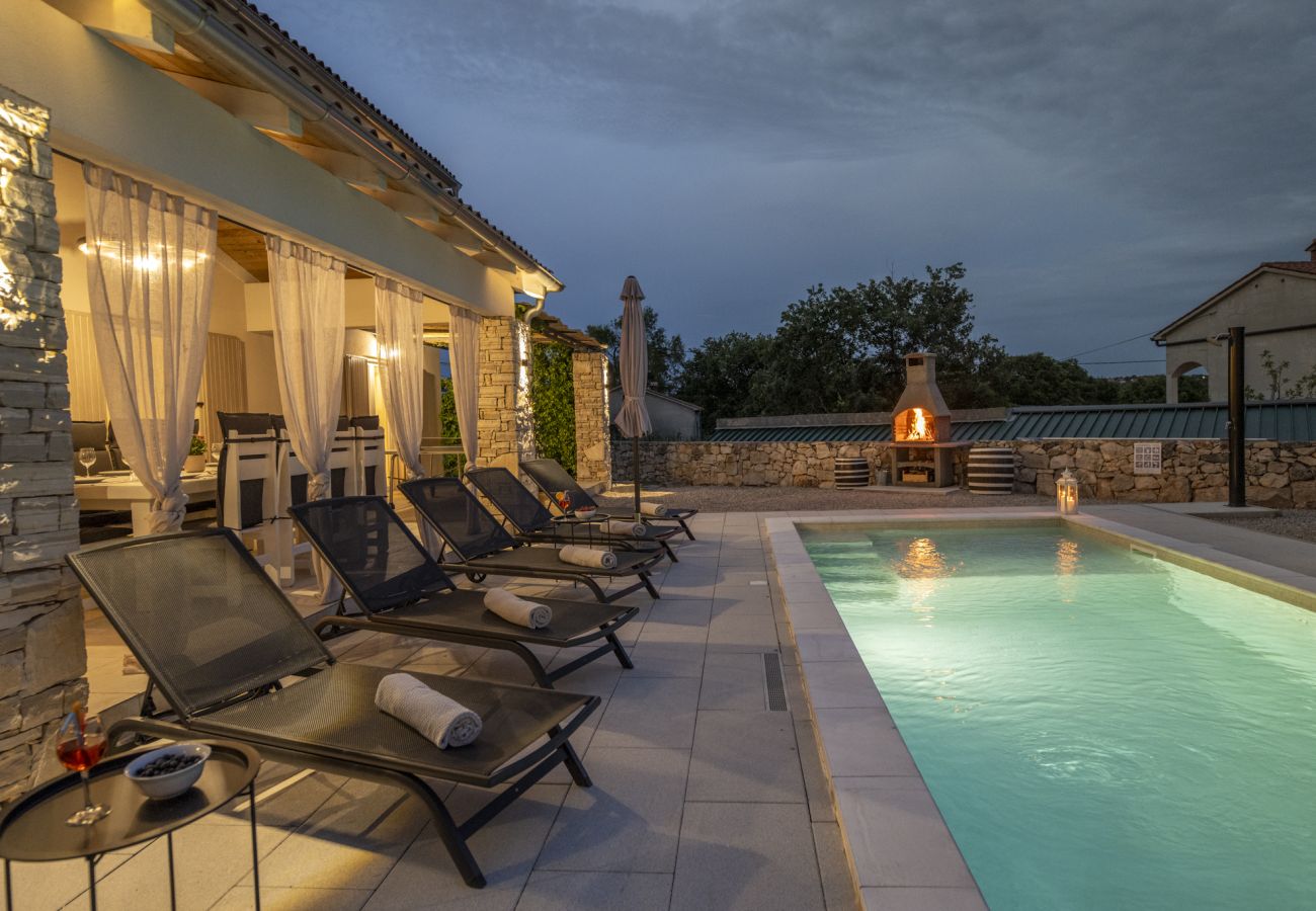 Villa in Sveti Bartul - Villa Batelica near Labin with private pool, large garden, kids playground & sport activities 