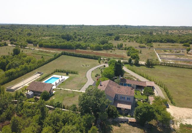 Villa in Cabrunici - Stancija Cabrunici in Central Istria with large garden and Wellness