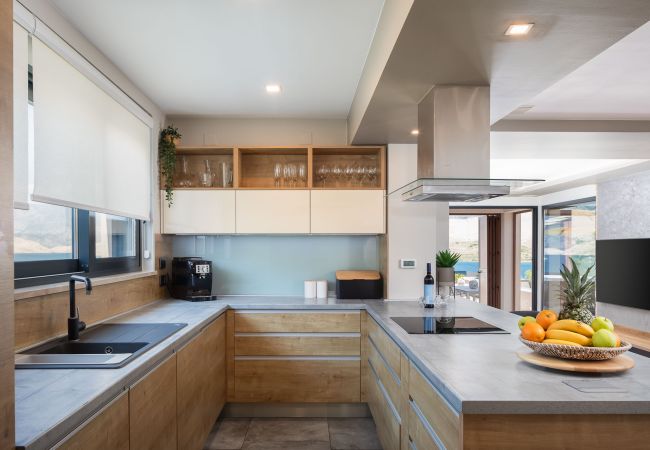 Villa in Pag - Villa Emma on Island Pag for 14 persons with sea view, wellness & pool heating Villa in Pag - Villa Emma on Island Pag for 14 persons with sea view, wellness & pool heating