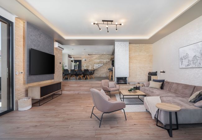 Villa in Pag - Villa Emma on Island Pag for 14 persons with sea view, wellness & pool heating Villa in Pag - Villa Emma on Island Pag for 14 persons with sea view, wellness & pool heating