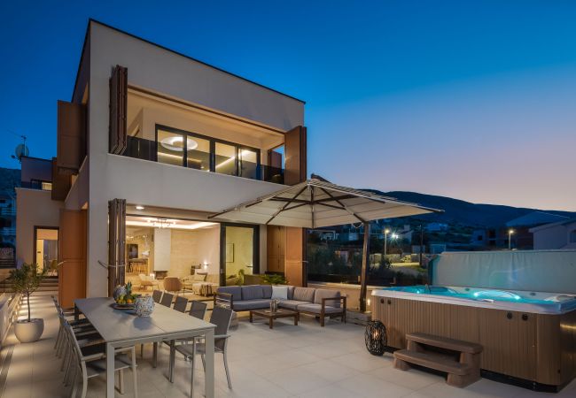 Villa in Pag - Villa Emma on Island Pag for 14 persons with sea view, wellness & pool heating Villa in Pag - Villa Emma on Island Pag for 14 persons with sea view, wellness & pool heating