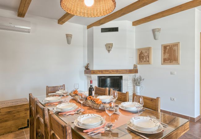 Villa in Peruški - Villa Loverka near Pula only 3 km from the beach with sea view Villa in Peruški - Villa Loverka near Pula only 3 km from the beach with sea view