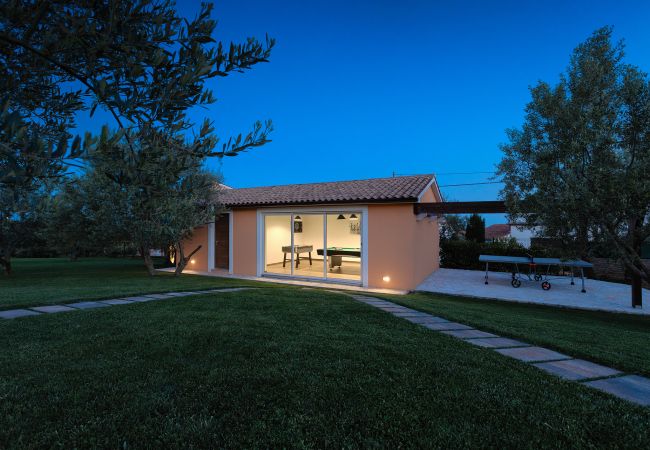 Villa in Peruški - Villa Loverka near Pula only 3 km from the beach with sea view Villa in Peruški - Villa Loverka near Pula only 3 km from the beach with sea view