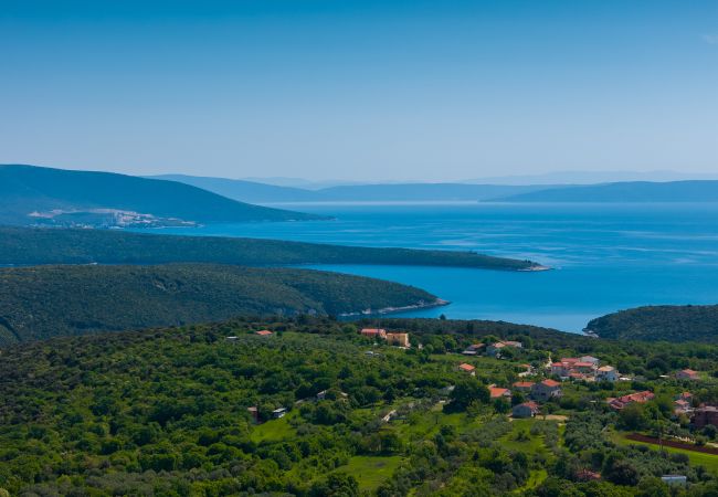 Villa in Peruški - Villa Loverka near Pula only 3 km from the beach with sea view Villa in Peruški - Villa Loverka near Pula only 3 km from the beach with sea view