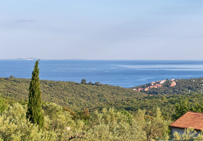 Villa in Peruški - Villa Loverka near Pula only 3 km from the beach with sea view Villa in Peruški - Villa Loverka near Pula only 3 km from the beach with sea view