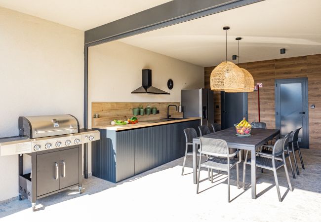 Villa in Medulin - Villa Bay I near Medulin for 9 people with heated pool - playground & whirpool only 100 meters from the beach - pet friendly Villa in Medulin - Villa Bay I near Medulin for 9 people with heated pool - playground & whirpool only 100 meters from the beach - pet friendly