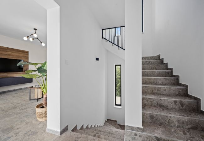 Villa in Medulin - Villa Bay I near Medulin for 9 people with heated pool - playground & whirpool only 100 meters from the beach - pet friendly Villa in Medulin - Villa Bay I near Medulin for 9 people with heated pool - playground & whirpool only 100 meters from the beach - pet friendly