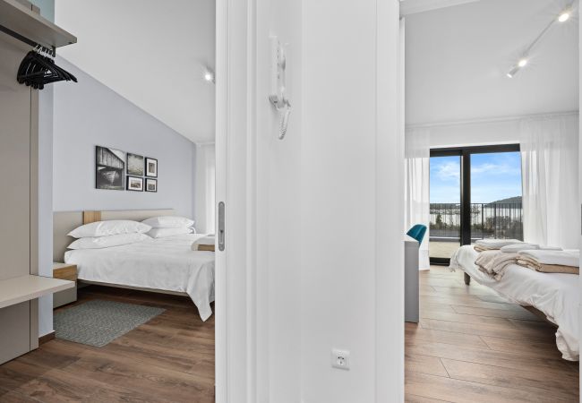 Villa in Medulin - Villa Bay I near Medulin for 9 people with heated pool - playground & whirpool only 100 meters from the beach - pet friendly Villa in Medulin - Villa Bay I near Medulin for 9 people with heated pool - playground & whirpool only 100 meters from the beach - pet friendly