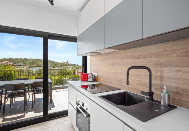 Villa in Medulin - Villa Bay II near Medulin for 9 people with heated pool - playground & whirpool only 100 meters from the beach Villa in Medulin - Villa Bay II near Medulin for 9 people with heated pool - playground & whirpool only 100 meters from the beach