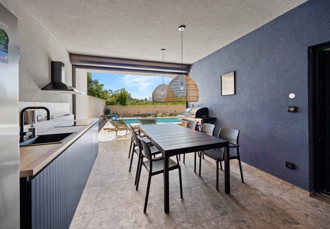 Villa in Medulin - Villa Bay II near Medulin for 9 people with heated pool - playground & whirpool only 100 meters from the beach Villa in Medulin - Villa Bay II near Medulin for 9 people with heated pool - playground & whirpool only 100 meters from the beach