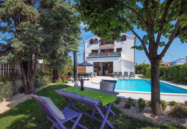 Villa in Fažana - Villa Andrija in Fažana for 9 people with sea view & heated pool - only 400 m from the beach Villa in Fažana - Villa Andrija in Fažana for 9 people with sea view & heated pool - only 400 m from the beach