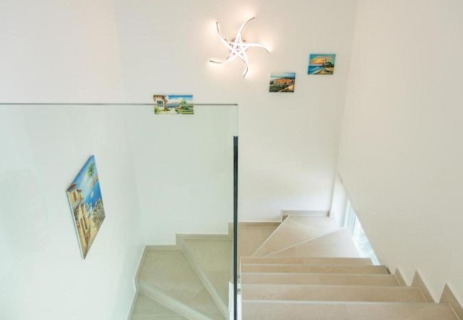 Villa in Fažana - Villa Elena Deluxe in Fažana for 8 people with whirlpool & private pool only 400 m from the beach Villa in Fažana - Villa Elena Deluxe in Fažana for 8 people with whirlpool & private pool only 400 m from the beach