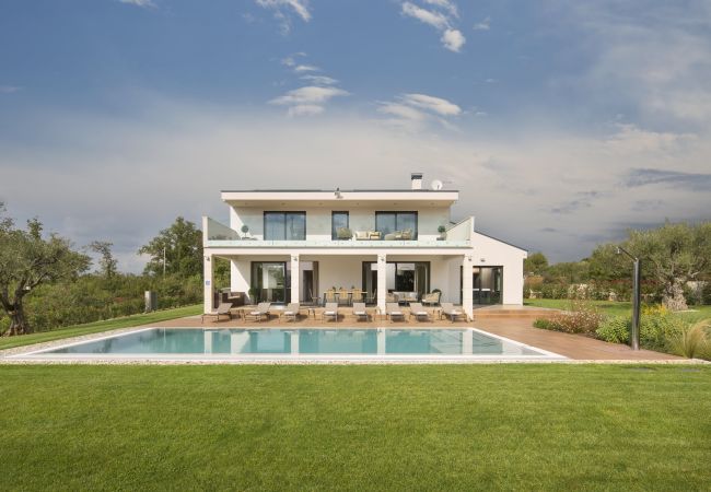 Villa in Rapavel - Luxury Villa Gianno in Central Istria with large garden, sauna and whirlpool